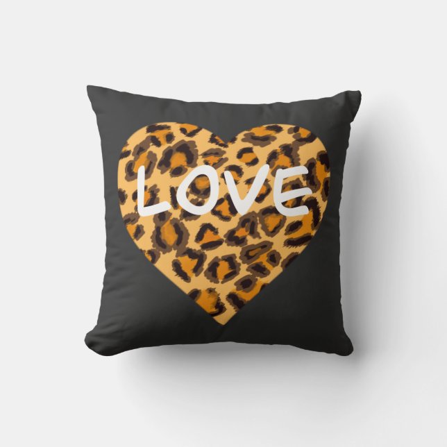 Leoparddruck | Herzdesign | LIEBE T - SHIRT Kissen (Vorderseite)