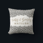 Leopardenprint 60-jähriges, nüchternes Geschenk Kissen<br><div class="desc">Leopard drucken sechzig und sassy 60. Geburtstag Geschenkdesign. Teil einer lustigen Sammlung von Trend-Tierschriften.</div>