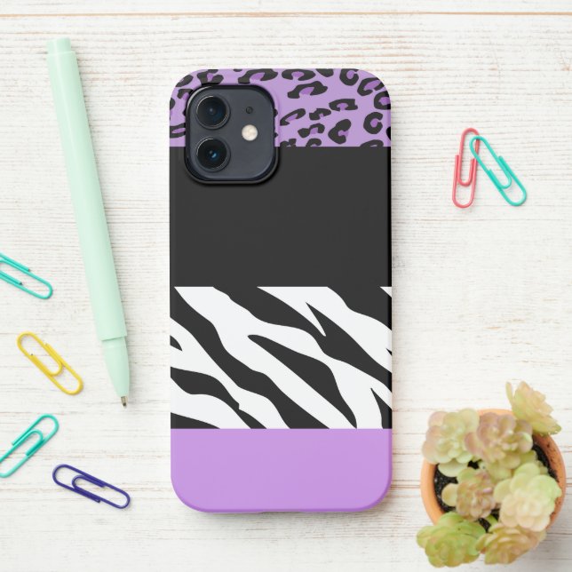 Leopardrucke, Zebra Print, Tierdruck, Lila iPhone 12 Hülle (Auf dem Schreibtisch)