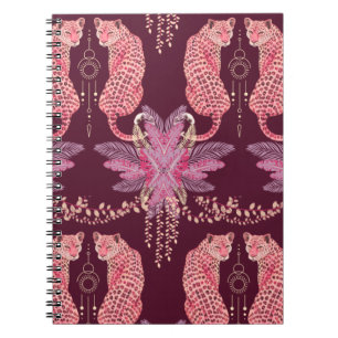 Léopards roses dans le cahier de notes du jungle /