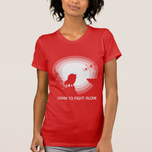 Lerne allein zu kämpfen – Löwe unter Mondlicht T-Shirt