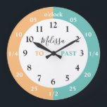 Lernen, die Zeit zu sagen| Personalisiert| Name gr Große Wanduhr<br><div class="desc">Lehrer und Eltern werden diese Uhr mit leicht lesbaren Ziffern / Zahlen Liebe! Die Stunden und Minuten und deutlich markiert, mit den Stunden in Schwarz, und die Minuten zu und hinter in Weiß. Diese Uhr ist in 3 Stilen, Round Medium (8"), Round Large (10, 75") und Square Large (10, 75")....</div>