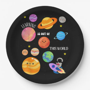 Lernen ist aus dieser Welt der Weltraumwissenschaf Pappteller