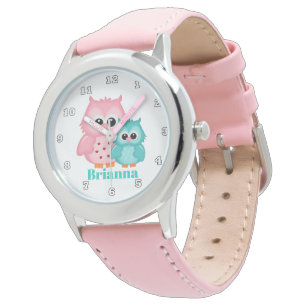 Les amants mignons de hibou ajoutent la montre