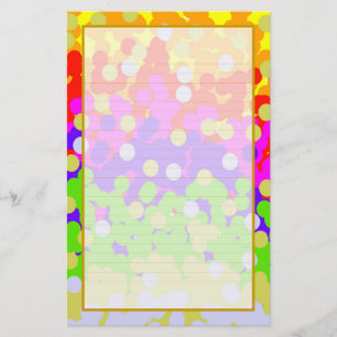 Les confettis colorés affinent la papeterie rayée