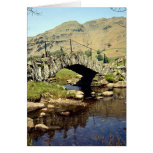 Les couvreurs jettent un pont sur, peu de