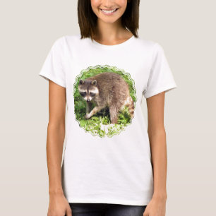 Les dames de raton laveur ont adapté le T-shirt