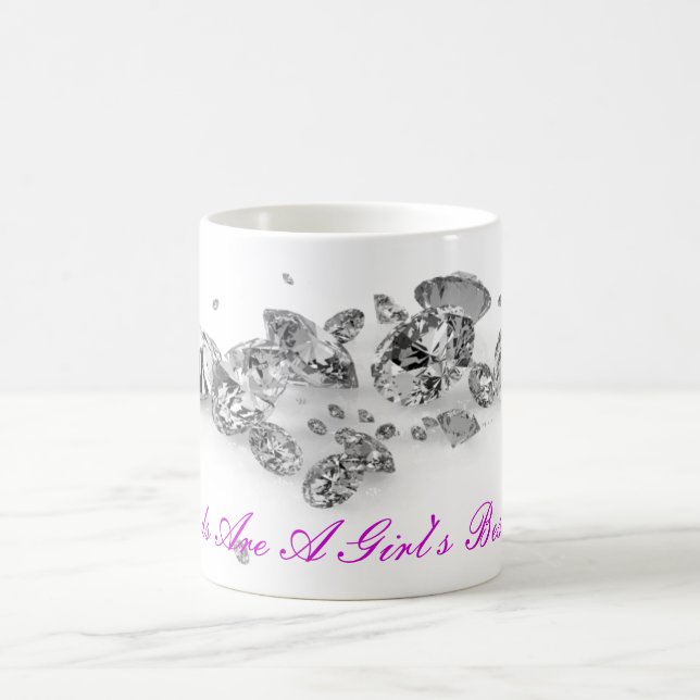 Les diamants sont la tasse du meilleur ami d'une (Centre)