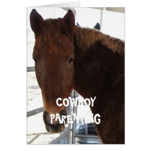 Les enfants mignons aiment un cheval de basculage