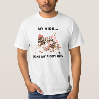 Les enfants ont cassé mon T-shirts de tirelire