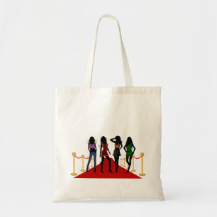 Les femmes de la mode sur les Sacs fourre-tout bud