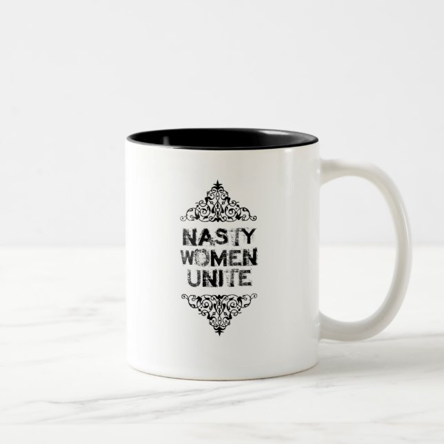 Les femmes méchantes unissent la tasse (Droit)