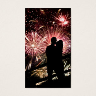 Les feux d'artifice couplent embrasser la