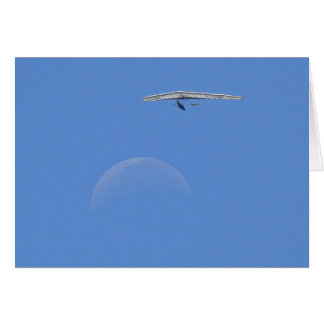 Les gens ont volé au-dessus de la lune à midi
