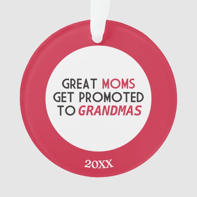 Les grandes mamans obtiennent favorisées aux (devant)