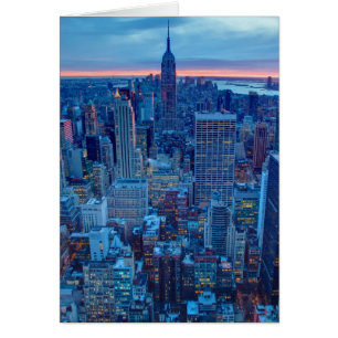 Les gratte-ciel de Manhattan sont allumés