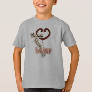 Les infirmières de stéthoscope ont le T-shirts et