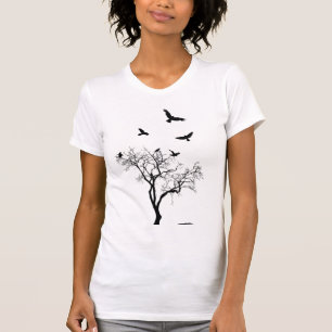 Les oiseaux volent du T-shirt vintage des hommes