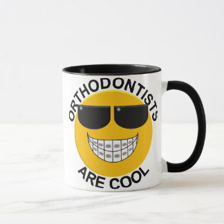 Les orthodontistes sont tasse de café fraîche de