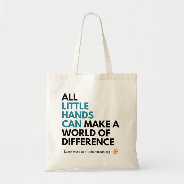Les petites mains mettent en boîte le sac (Devant)