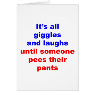 Les rires bébêtes et rit le pantalon de pipi