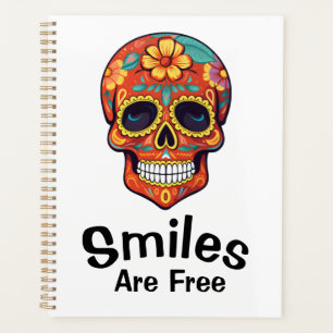 Les sourires sont libres, comme la joie des crânes
