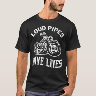 Les tuyaux bruyants de moto sauvent le T-shirt des