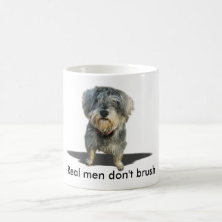 Les vrais hommes ne balayent pas la tasse