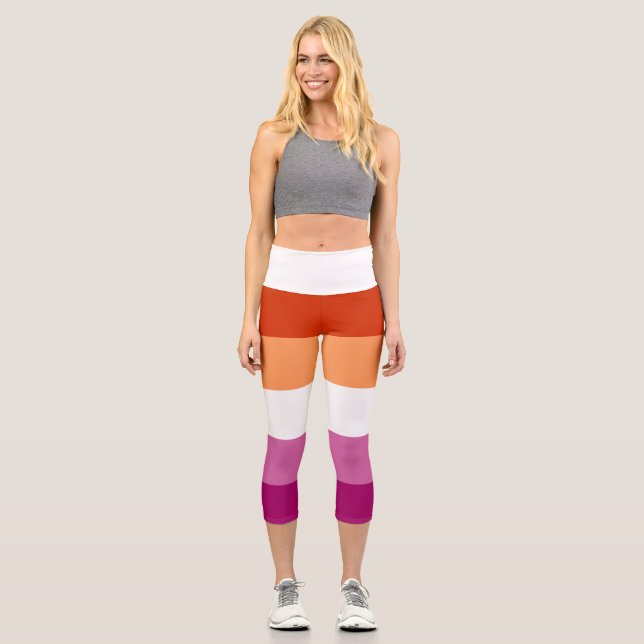 Lesbische Flagge Capri Leggings (Vorderseite)