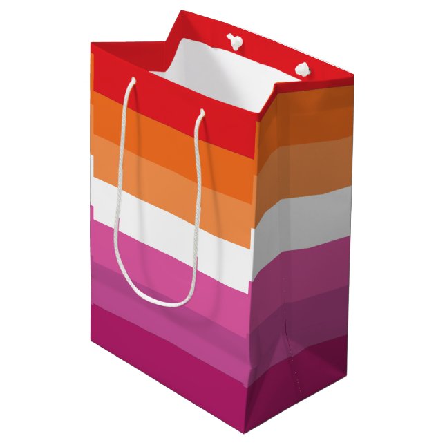 Lesbische Flagge Mittlere Geschenktüte (Vorderseite Schrägansicht)