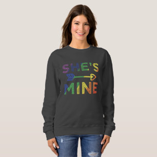 Lesbisches Paar Sie ist mein treuer LGBT-Stolz Sweatshirt
