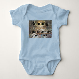 Lesen, das Abenteuer geht weiter Baby Strampler