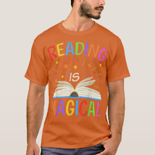 Lesen ist Magie I Liebe Buchliebhaber zu lesen T-Shirt