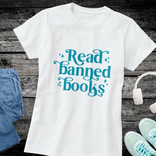 Lesen Sie verbotene Bücher, die Lover's Typografie T-Shirt (Von Creator hochgeladen)