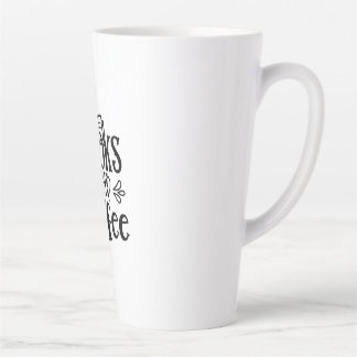 Lesen von Kunstbüchern und Kaffee Milchtasse