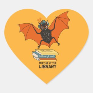 Lesende Fledermaus   Whimsical Bibliothekar mit Bü Herz-Aufkleber