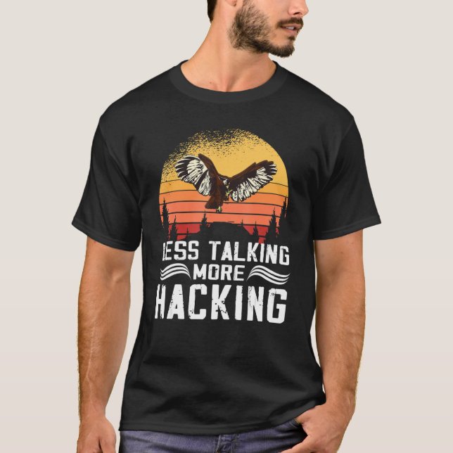Less Talking more Hacking Sunset Falconer Falconry T-Shirt (Vorderseite)