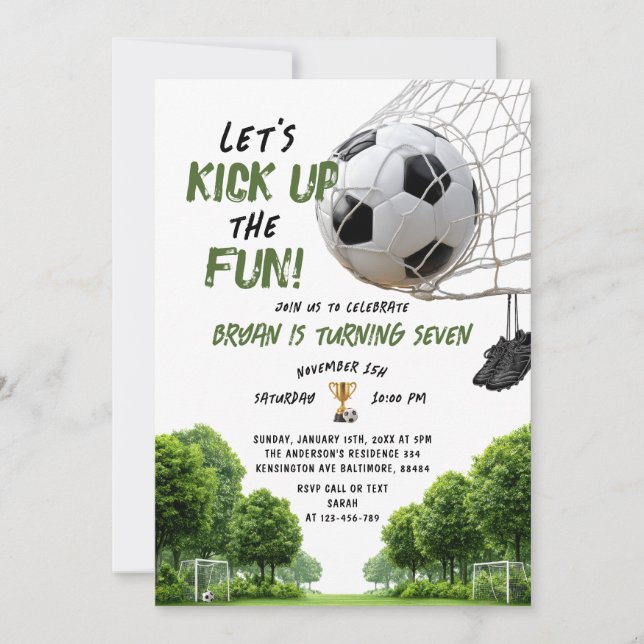 Let's Kick Up the Fun Boy Kids Soccer Birthday Einladung (Vorderseite)