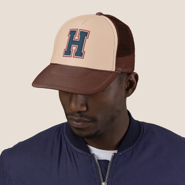 Letter "H" Monogram Trucker Hat Truckerkappe (Beispiel)