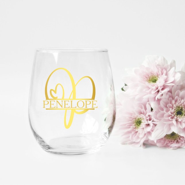 Letter P Monogram Bridesmaid Geschenk, Modernes El Weinglas Ohne Stiel (stemless wine glass for a bridesmaid gift that has a gold split P monogram and customized with name)