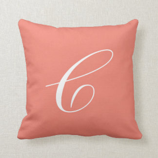 Lettre C Coussin de monogramme de corail