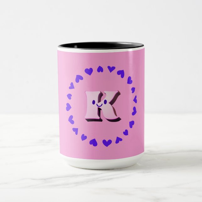 Lettre de sourire K Avec Coeurs Café Mug (Centre)