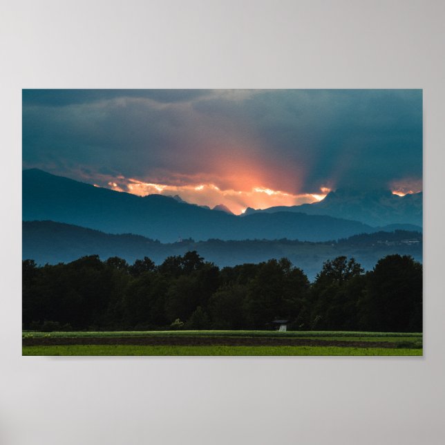 Letzte Sonnenstrahlen vor Sonnenuntergang Poster (Vorne)
