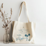 Letzten Toast auf der Bachelorette Tote Tag Tragetasche<br><div class="desc">Holen Sie sich das Party mit diesem "letzten Toast an der Küste" Bachelorette Tote Taschen. Laden Sie sich Ihre Lieblinge hoch und genießen Sie die Tasche am Strand. Dieses Design besticht durch eine entspannende Strandlandschaft mit zwei Liegestühlen und schwebenden Palmen. Moderne, elegante Schriftart machen dies zu einem idealen Ort für...</div>