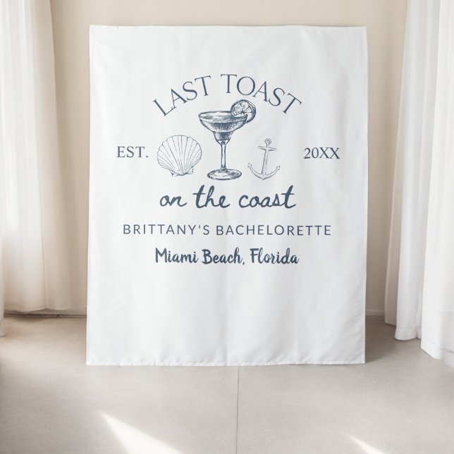 Letzter Toast am Junggeselinnen-Abschied am Strand Wandteppich (Von Creator hochgeladen)