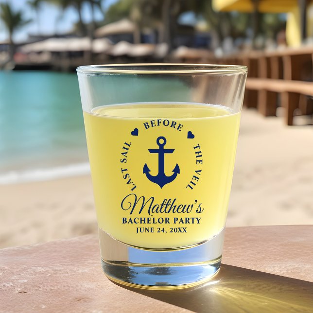 Letztes Segel vor der Veil Bachelor Party Schnapsglas (Customize to change text size or text style.)