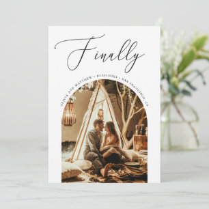 Letztes Skript. Moderne romantische Arch-Foto Hoch Save The Date