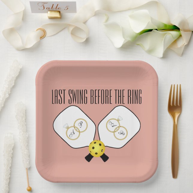 Letztes Swing vor der Ring-Hochzeit Pickleball Pappteller (Hochzeit)