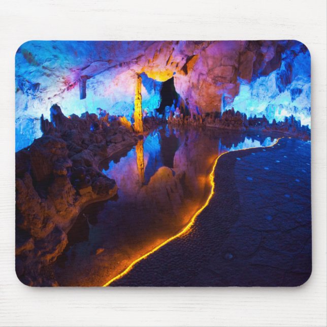 Leuchten in der Reed Flute Höhle, China Mousepad (Vorne)