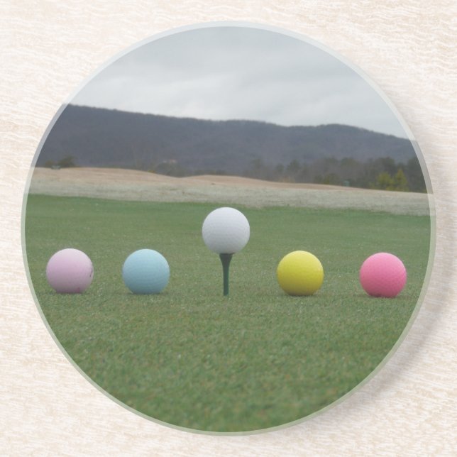 leuchtend farbige Golfbälle auf einem Berg Getränkeuntersetzer (Vorne)